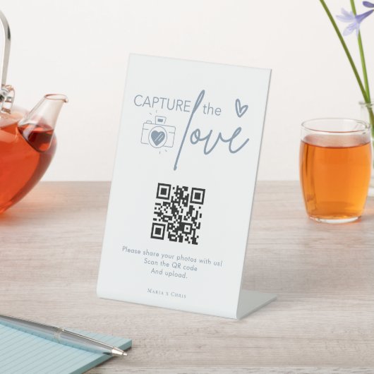 Modern Script Capture The Love QR-code Reclamebord Met Voetstuk (Insitu)