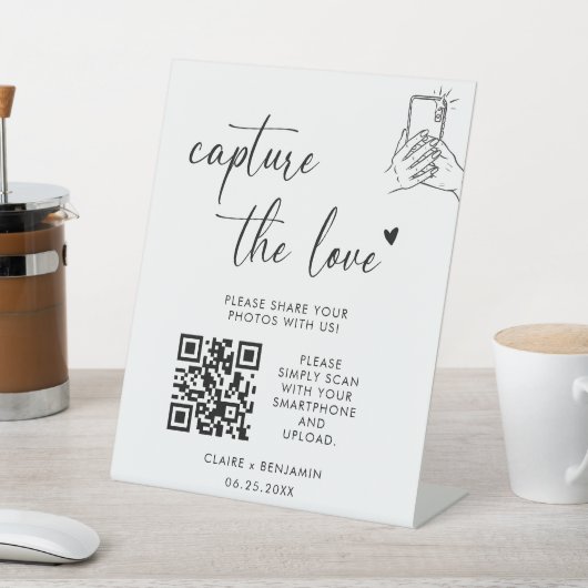 Modern Script Capture The Love QR-code Reclamebord Met Voetstuk (Insitu)