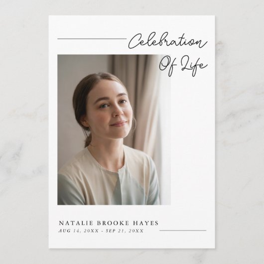 Modern Script Celebration of Life Photo Funeral Programmakaart (Voorkant)
