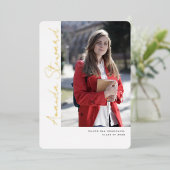 Modern Script Chic Photo Afstuderen Aankondiging (Staand Voorkant)