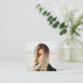 Modern Script Chique Volledige foto QR Code Social Vierkante Visitekaartje (Staand voorkant)