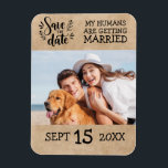 Modern Script Couple Photo Wedding Save the Date Magneet<br><div class="desc">Rustic Dog Pet 1 de Aangepaste Band van de Foto sparen de Magnetten van de Datum | Unieke bruiloft Sparen de Magneten van de Datum met een Afbeelding | "Mijn mensen worden getrouwd" grappige weduwnetten die ideeën voor Hondenliefhebbers formuleren |</div>