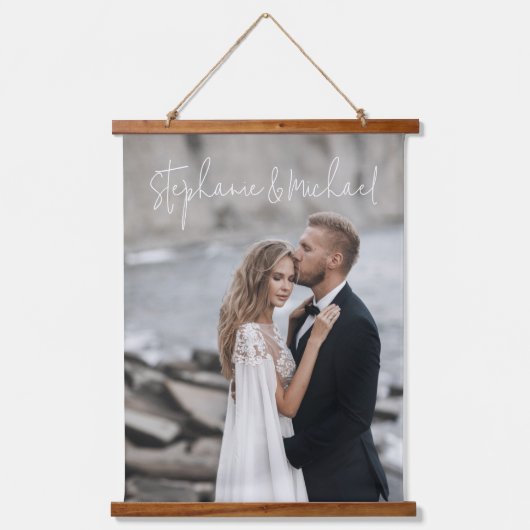 Modern Script Custom Wedding Photo Keepomwille Han Hangend Wandkleed (Voorkant)