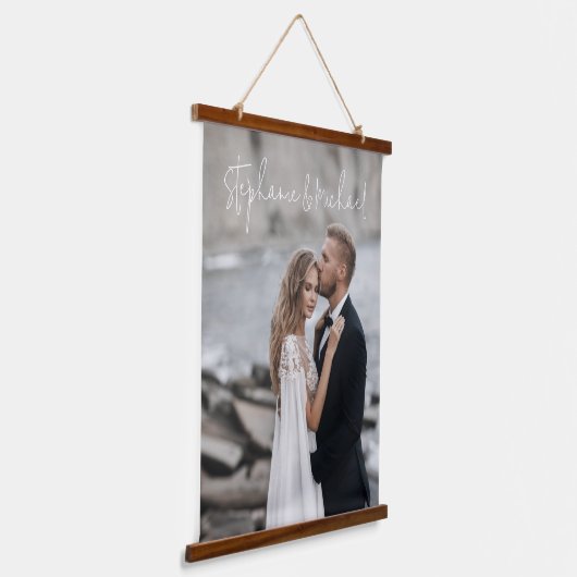 Modern Script Custom Wedding Photo Keepomwille Han Hangend Wandkleed (Gebogen)