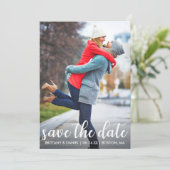 Modern script | De datum-foto opslaan Save The Date (Staand voorkant)