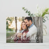 Modern script | De datum-fotokaart opslaan Save The Date (Staand voorkant)