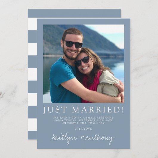 Modern Script Dusty Blue Minimalistic Wedding Aankondiging (Voorkant / Achterkant)