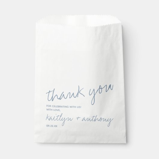 Modern Script Dusty Blue Minimalistic Wedding Bedankzakje (Voorkant)