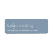Modern Script Dusty Blue Minimalistic Wedding Etiket (Voorkant)