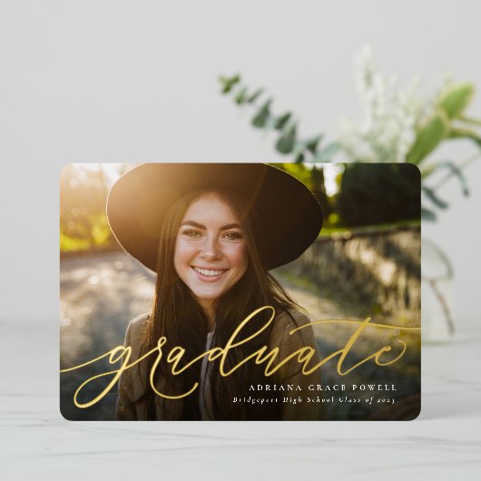 Modern script eenvoudig één foto-afstuderen folie uitnodiging (Staand Voorkant)