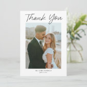 Modern Script Eenvoudige foto bruiloft Bedankkaart (Staand voorkant)