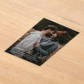 Modern Script Eenvoudige trouwfoto Sla de datum op Acryl Uitnodigingen (Laagn)