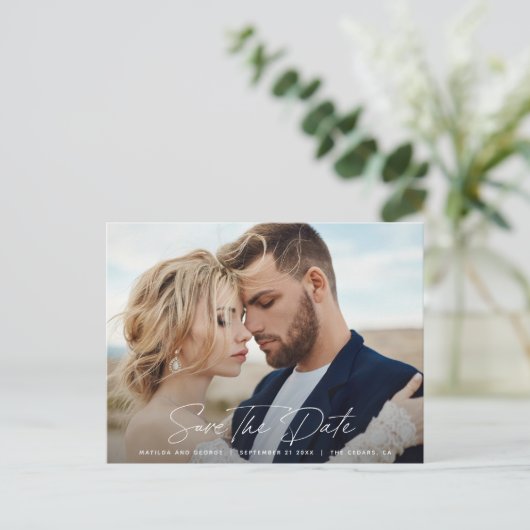 Modern script elegant bruiloft aankondigingskaart (Staand voorkant)