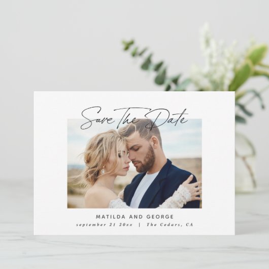 Modern script elegant bruiloft save the date (Staand voorkant)