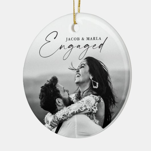 Modern Script Engaged 2 foto bruiloft Verloving Keramisch Ornament (Links)