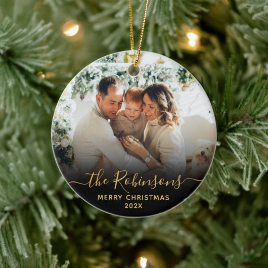 Modern Script Familienaam Foto Vrolijk Kerstfeest Keramisch Ornament (Boom)