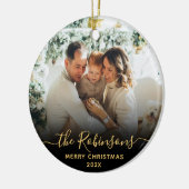 Modern Script Familienaam Foto Vrolijk Kerstfeest Keramisch Ornament (Links)