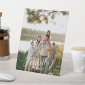 Modern Script Family Photo & Name Custom Reclamebord Met Voetstuk (Insitu)