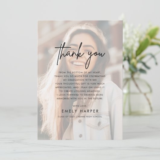 Modern Script Faux Vellum Overlay Photo Afstuderen Bedankkaart (Staand voorkant)