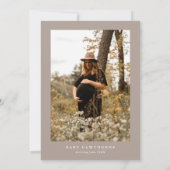 Modern Script Gender Neutraal Foto Baby shower Kaart (Achterkant)
