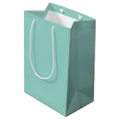 Modern Script Gepersonaliseerd Bruidsmeisje Mint G Medium Cadeauzakje (Achterkant Gekanteld)
