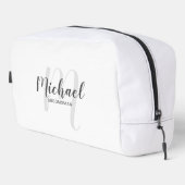 Modern Script Gepersonaliseerde Groomsman Monogram Toilettasje (Rechterhoek)