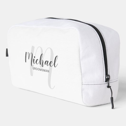 Modern Script Gepersonaliseerde Groomsman Monogram Toilettasje (Rechterhoek)