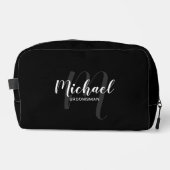 Modern Script Gepersonaliseerde Groomsman Monogram Toilettasje (Voorkant)