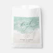 Modern Script Hearts in the Sand Beach Wedding Bedankzakje (Voorkant)