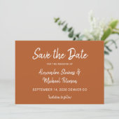 Modern script herfst terracotta bruiloft save the date (Staand voorkant)