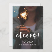 Modern script Hoera voor nieuwjaarsfoto 2026 Feestdagenkaart (Voorkant)