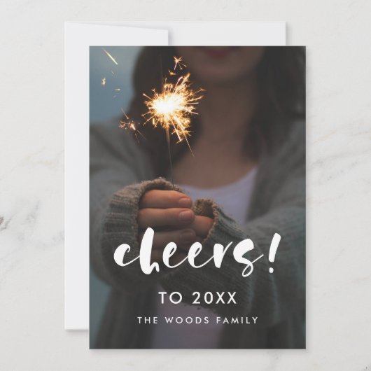 Modern script Hoera voor nieuwjaarsfoto 2026 Feestdagenkaart (Voorkant)