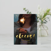 Modern script Hoera voor nieuwjaarsfoto 2026 Folie Feestdagen Briefkaart (Staand Voorkant)