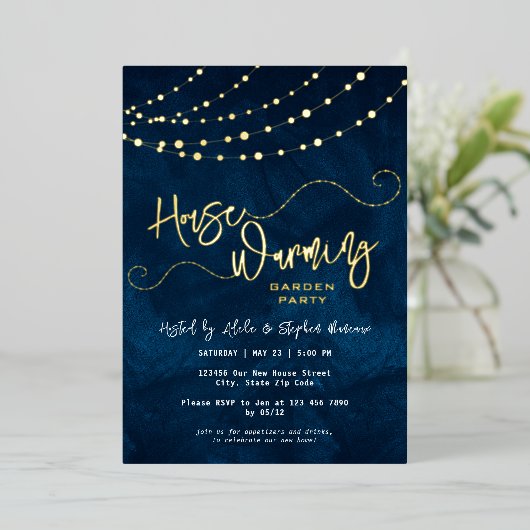 Modern Script Light String Housewarming Party Goud Folie Uitnodiging (Staand Voorkant)