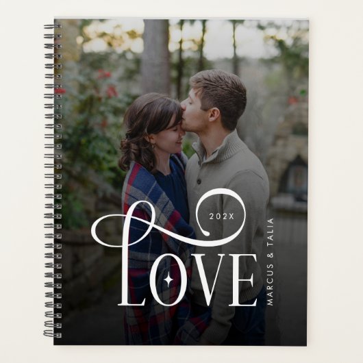 Modern Script Love Custom Engaged Couples Photo Planner (Voorkant)