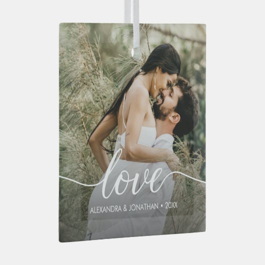 Modern Script Love Paar Foto en Jaar Custom Glas Ornament (Voorkant Rechts)