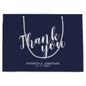 Modern Script Marine Blauw Huwelijksgunst Groot Cadeauzakje (Voorkant)