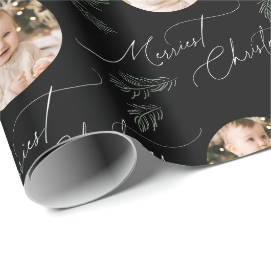 Modern Script Merriest Christmas Family 2 photo Cadeaupapier (Rol Hoek)