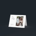 Modern script, Merry & Bright Folded Single Photo Feestdagen Kaart<br><div class="desc">Dit moderne script is droog en helder gevouwen, enkele fotovakantiekaart is perfect voor uw minimalistische shabby chic boho zwarte en witte feestdag. De minimale witte handgeschreven kalligrafie is delicaat en robuust, terwijl het klasje en elegant blijft. Het ontwerp weerspiegelt een eenvoudige, volledig witte winterdag en roept herinneringen op aan een...</div>