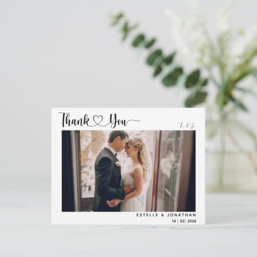 Modern script met hart bruiloft dank u foto feestdagenkaart (Staand voorkant)