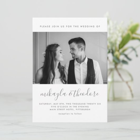 Modern Script met Stippen en Photo Blush Wedding Kaart (Staand voorkant)