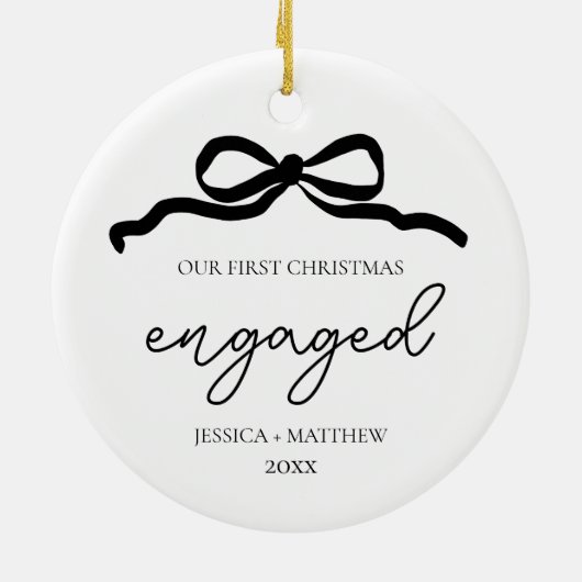 Modern Script Minimalist First Christmas verloofd Keramisch Ornament (Achterkant)