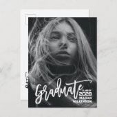 Modern script minimalistisch Afstuderen volledige Uitnodiging Briefkaart (Voorkant / Achterkant)