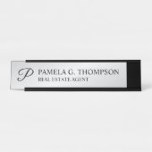 Modern Script Monogram Black en Silver Bureau Naambordje (Voorkant)