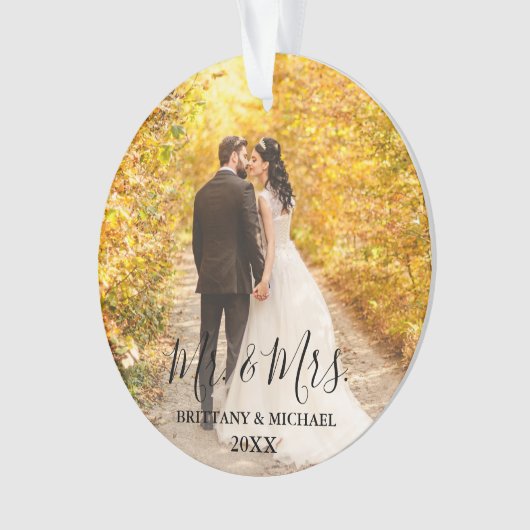 Modern Script Mr. & Mrs Wedding Foto Ornament (voorkant)