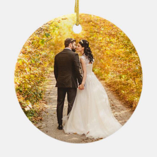 Modern Script Mr. & Mrs Wedding Photo Round Keramisch Ornament (Achterkant)