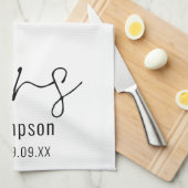 Modern Script Mrs Name Date Bride Keepomwille Theedoek (Quarter Fold)