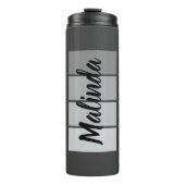 Modern Script Name Design – Zwart minimalistisch Thermosbeker (Voorkant)