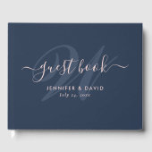 Modern Script Navy Blue en Blush Monogram Wedding Gastenboek (Voorkant)