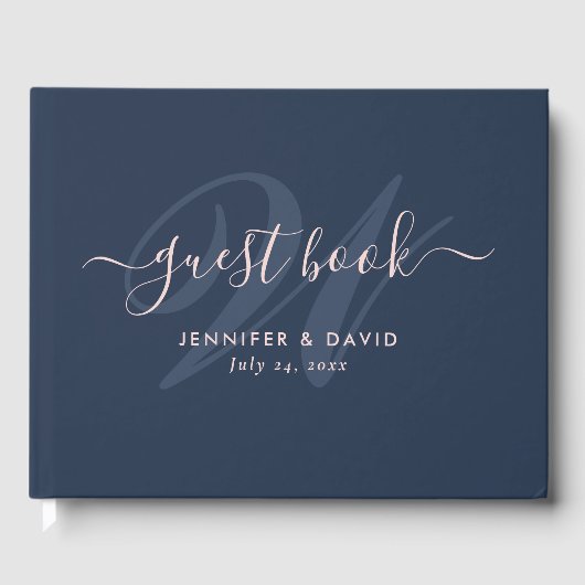 Modern Script Navy Blue en Blush Monogram Wedding Gastenboek (Voorkant)